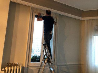 tende-tradizionali-nascosta-da-mantovana-effetto-luce.1.jpg